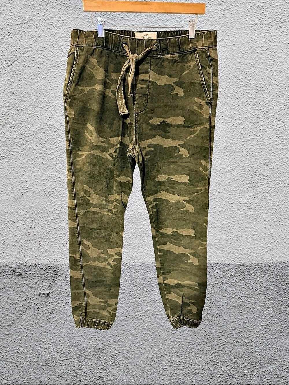 Hollister Camo Pull-On Joggers Green Camo Large